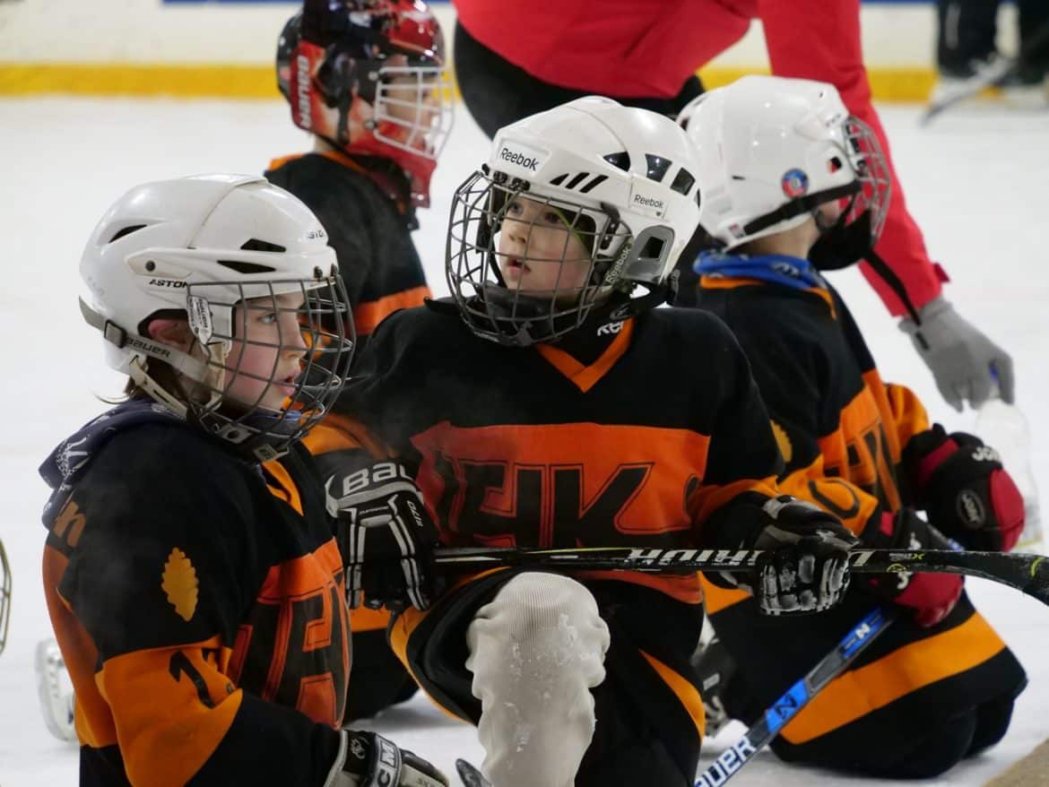 «Zelta ripā» mazie hokejisti izjūt pirmo sacensību garšu