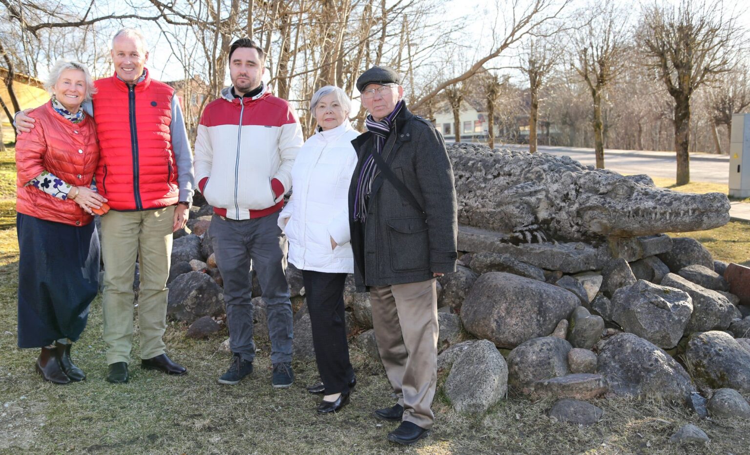 Krokodila Dandija meita meklē dzimtas saknes Dundagā