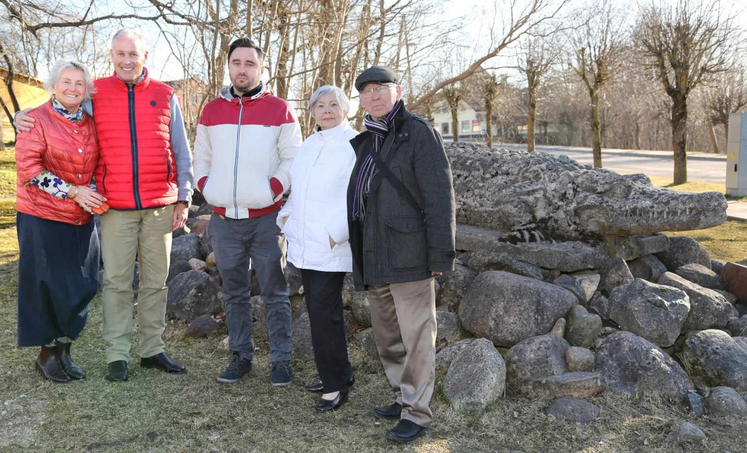 Krokodila Dandija meita meklē dzimtas saknes Dundagā