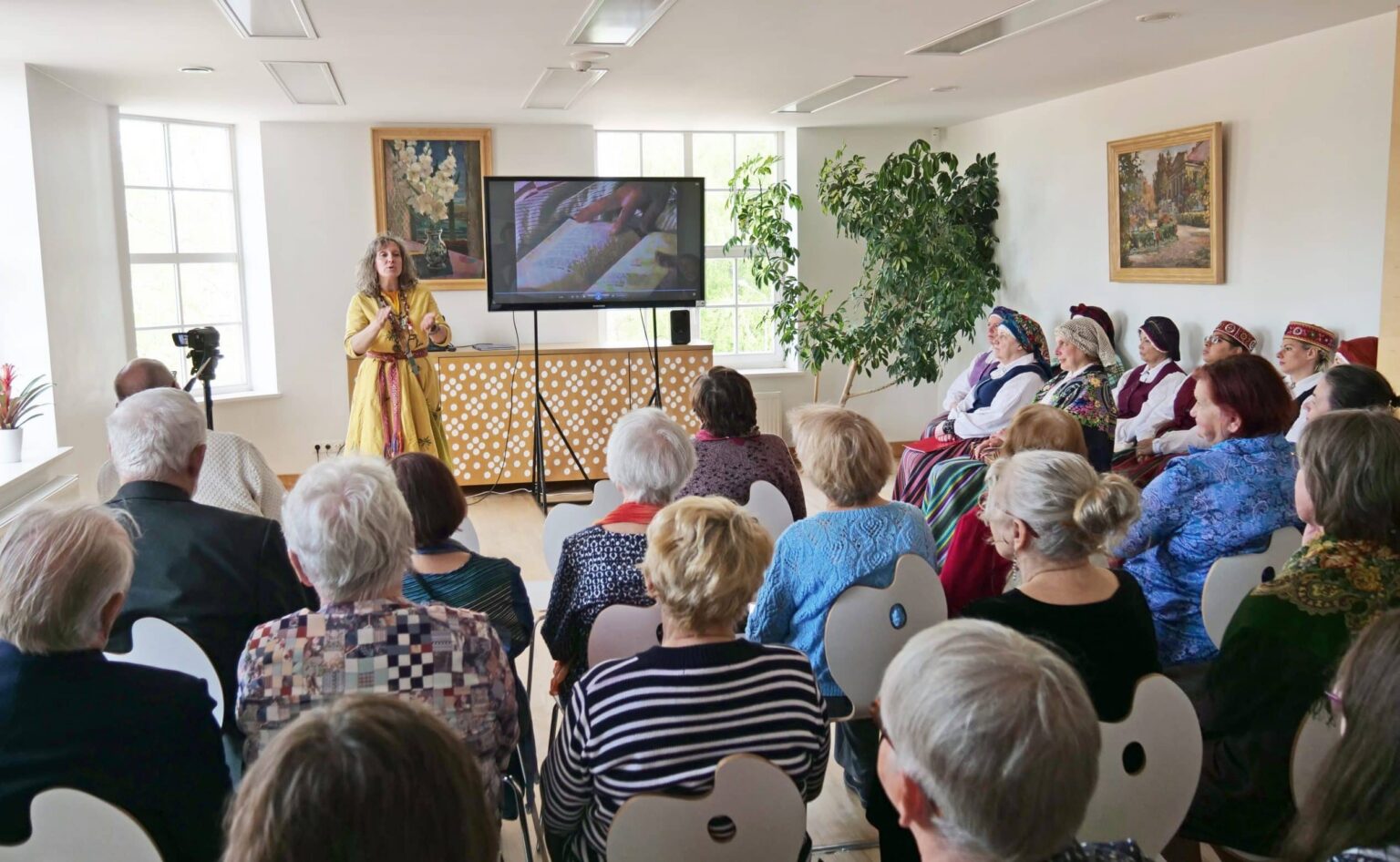 Ar kopīgiem stāstiem nosvin Almas Makovskas simtgadi