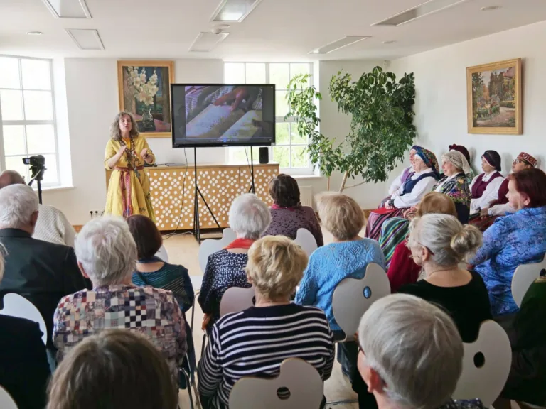 Ar kopīgiem stāstiem nosvin Almas Makovskas simtgadi