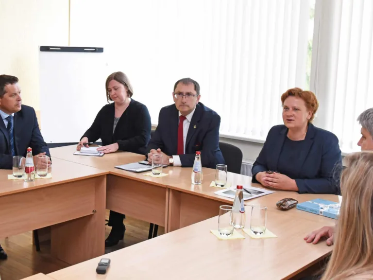 Talsu novadu apmeklē Satiksmes ministrs Tālis Linkaits