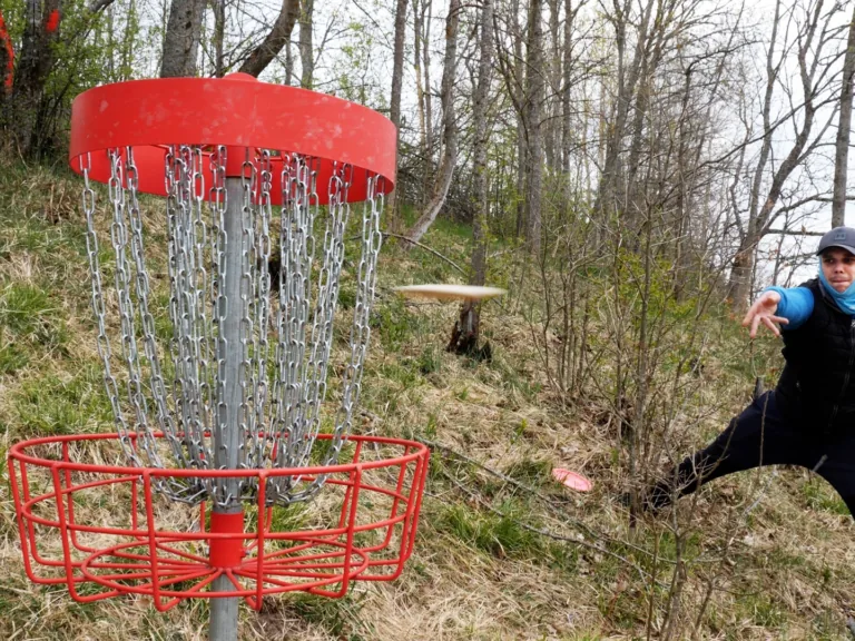 Disku golfs Talsu novadā gūst arvien lielāku popularitāti