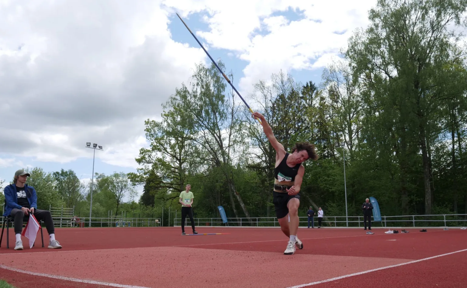Talsos startē Latvijas labākie šķēpmetēji