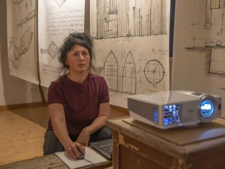 Režisore Ieva Ozoliņa izveido ekspozīciju Mazirbē par dzīvām lībiešu tradīcijām