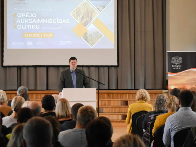 Vairāk nekā 200 lauksaimnieku Talsos tiekas ar Zemkopības ministriju