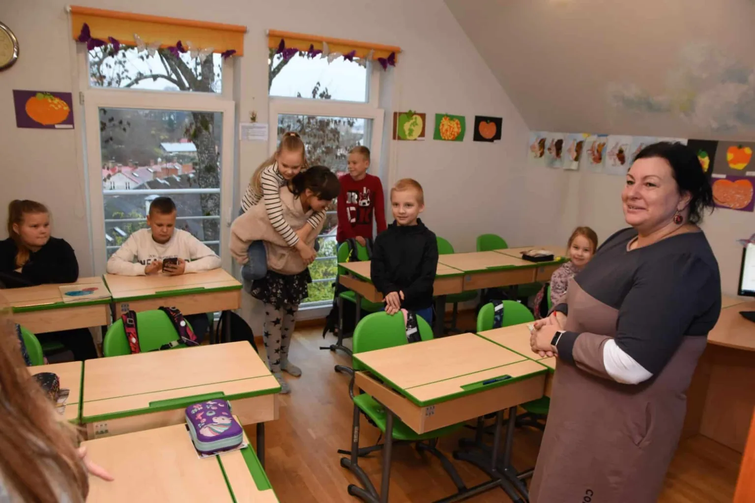 Talsu pamatskolas audzēkņi ar prieku pielāgojas jaunajiem apstākļiem
