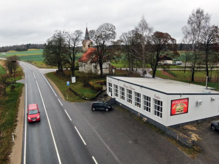 Vieta ceļa malā, kur vērts piestāt – «Road House» Strazdē