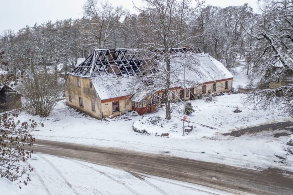 Uguns noposta Strazdes mīļo aužammāju