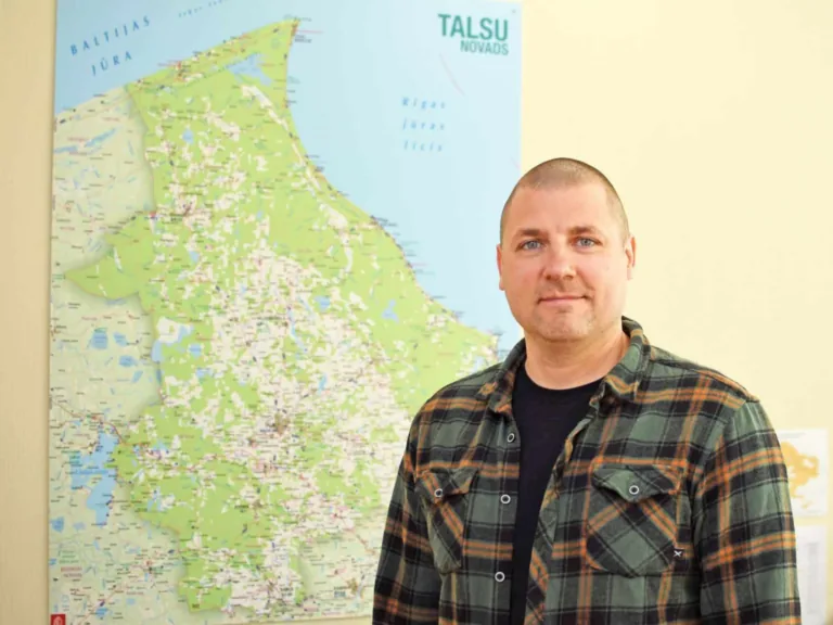 Talsinieks Raivis Jekums strādā Talsu novada pašvaldībā par vides speciālistu meža jomā tikai no šī gada 2. janvāra. /Foto: Edgars Lācis/