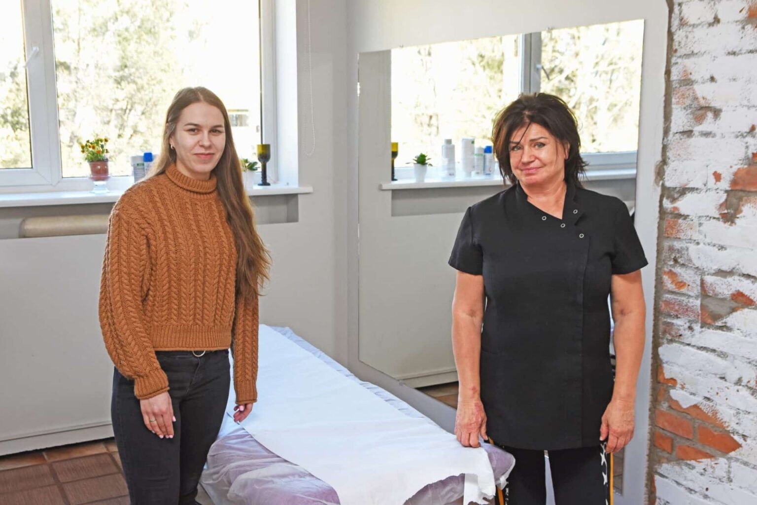 No kreisās — Iluta Brandava un Iveta Treiģe-Treide. /Foto: Edgars Lācis/