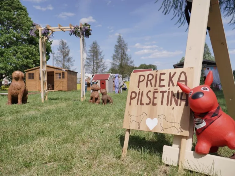 Klaunu mājai pievienojusies Bērnu pilsētiņa
