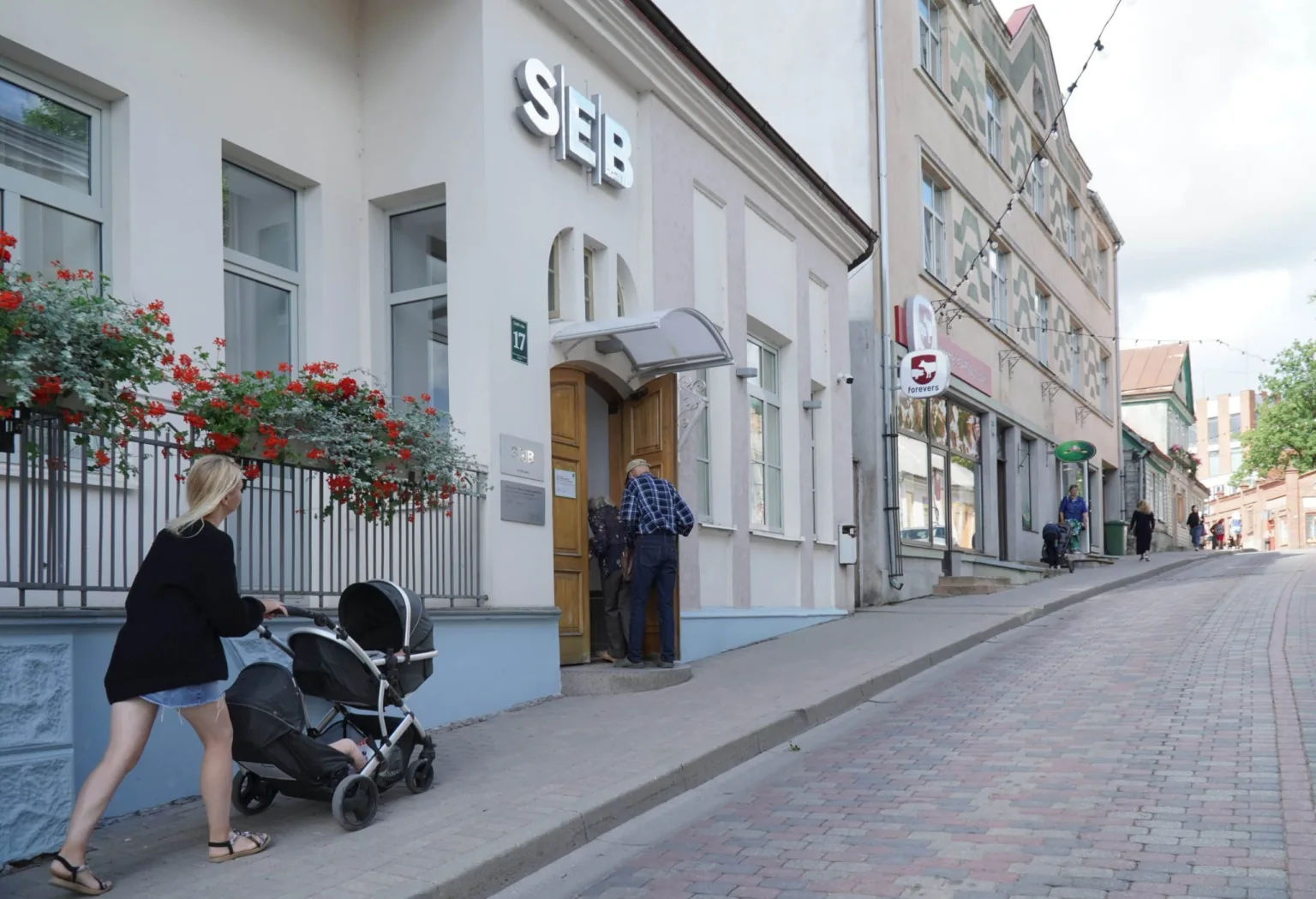 SEB banka — ar ilgtermiņa plāniem Talsu pilsētā