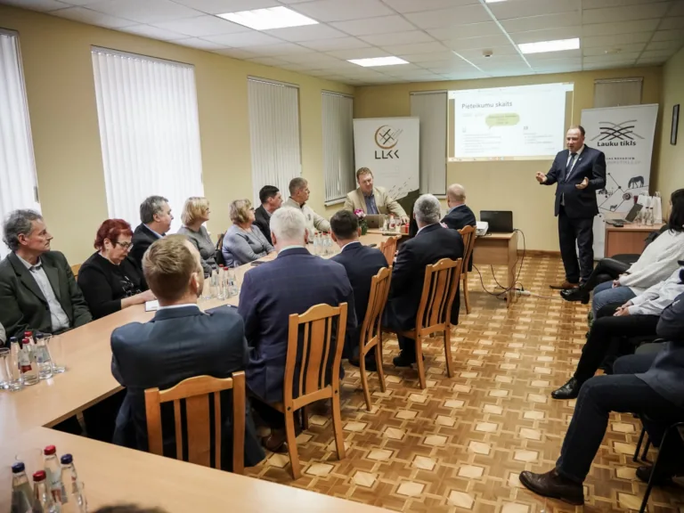 Aizvadīta zemkopības ministra darba vizīte Talsu novadā