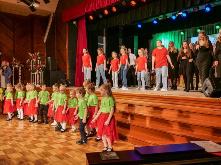 Ar koncertuzvedumu popgrupa “Zemenītes” nosvin dzimšanas dienu
