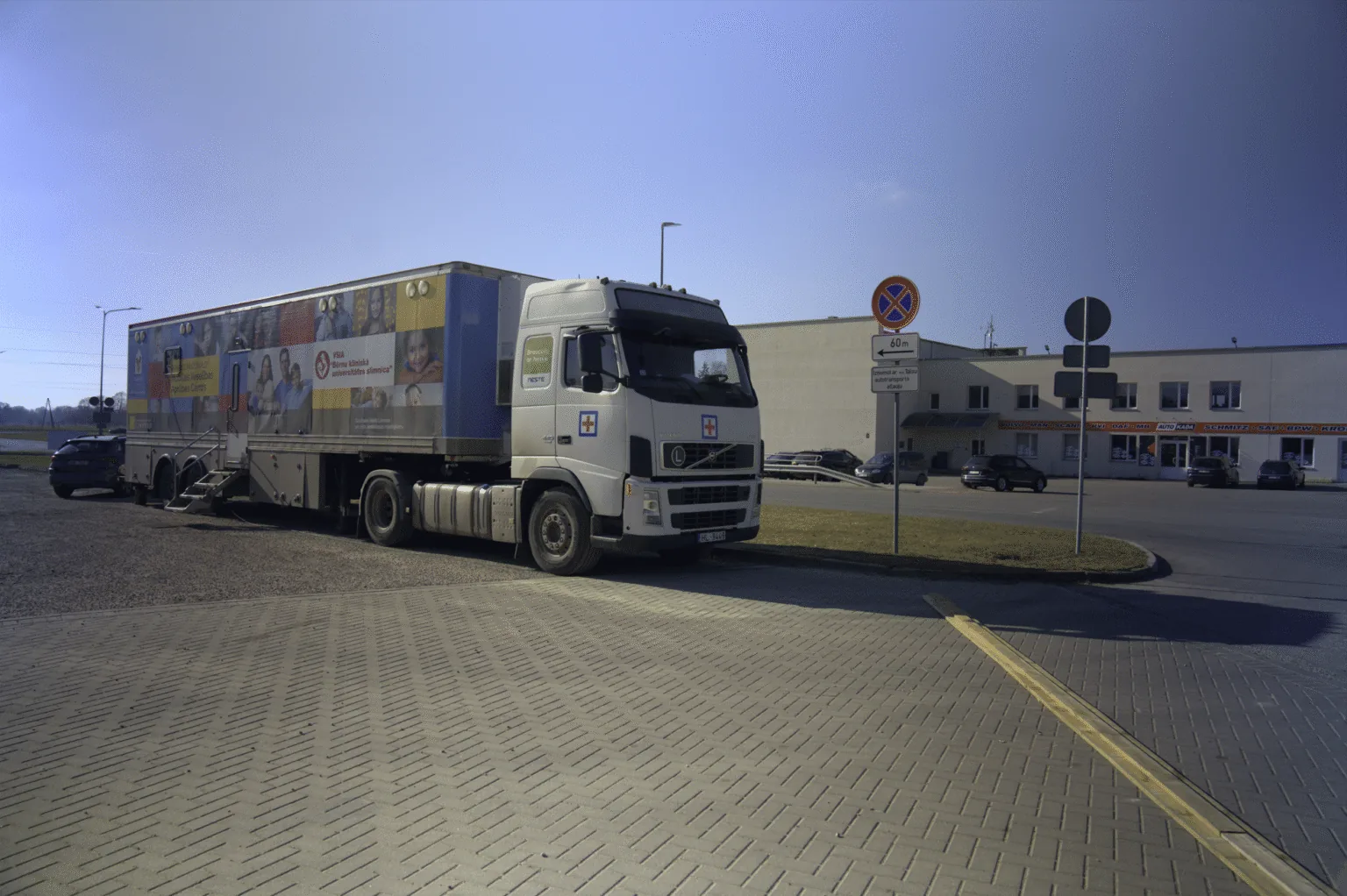 Pie bērniem dodas Mobilais veselības aprūpes centrs