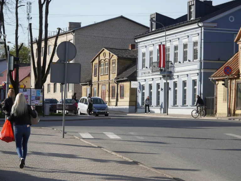 Vai plāns ierobežot alkohola tirdzniecību vakara stundās un agri no rītiem, jūsuprāt, mazinās alkohola patēriņu?