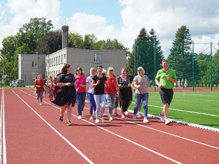 Atklāts Valdemārpils vidusskolas sporta laukums