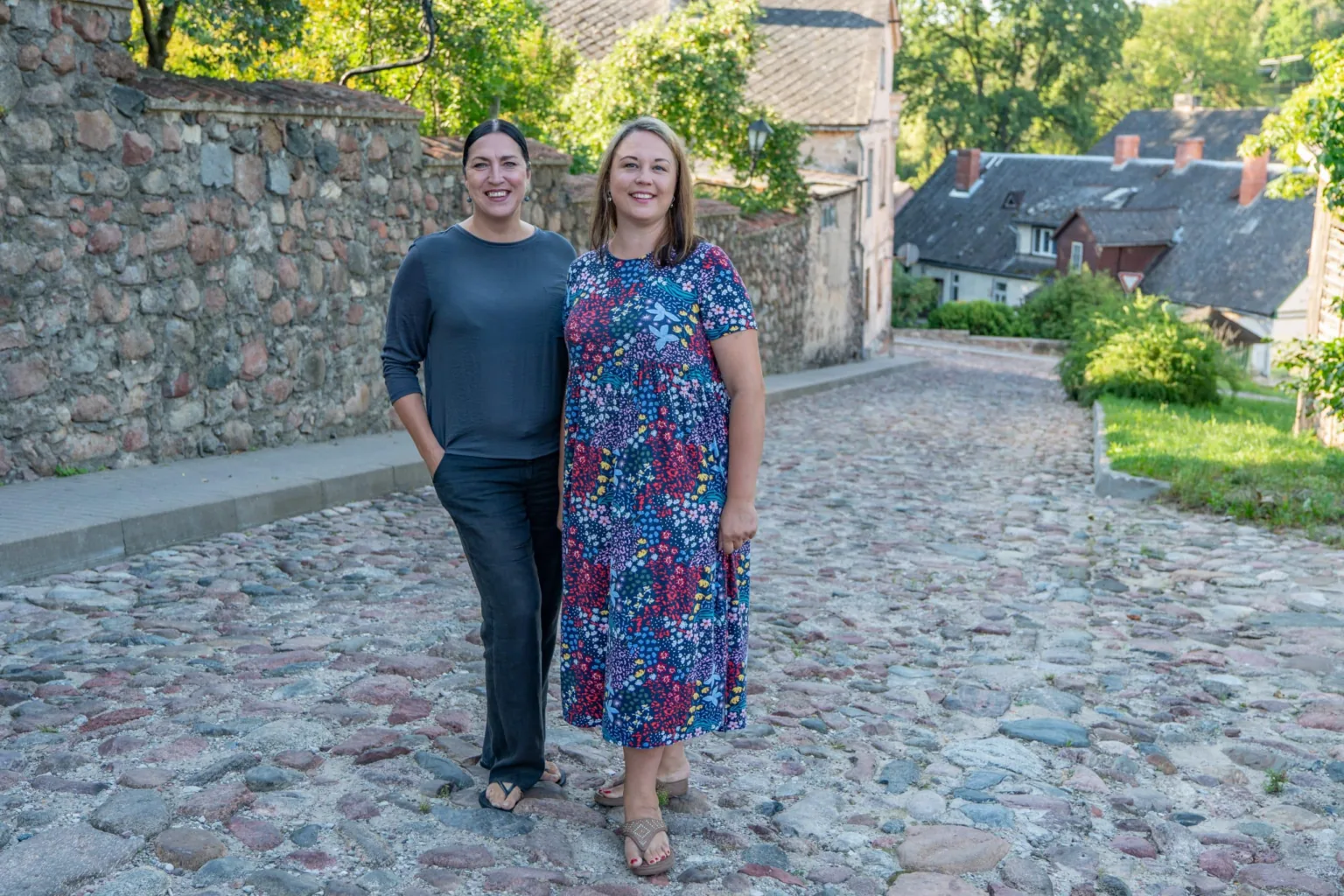 Nesūdzas par garāku un ilgāku ceļu uz darbu, jo jūtas novērtēti