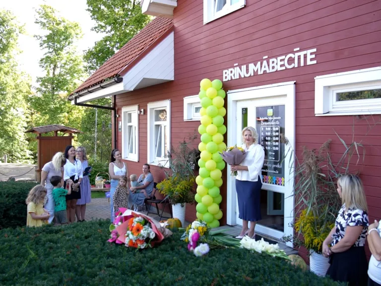 Baznīckalnā atklāj “Brīnumābecīti”