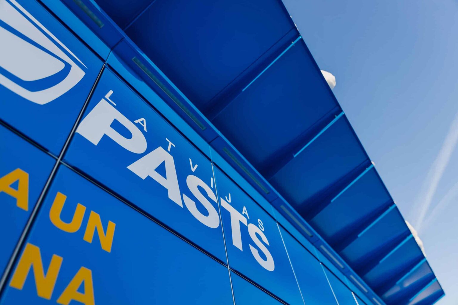 «Latvijas Pasts» atklāj trešo pakomātu Talsos
