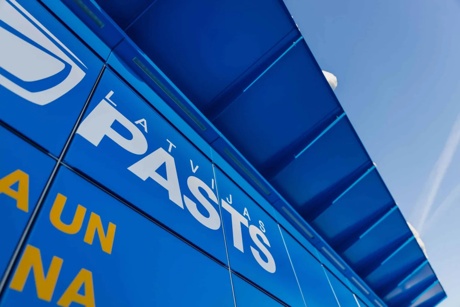 «Latvijas Pasts» atklāj trešo pakomātu Talsos