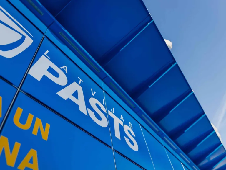 «Latvijas Pasts» atklāj trešo pakomātu Talsos