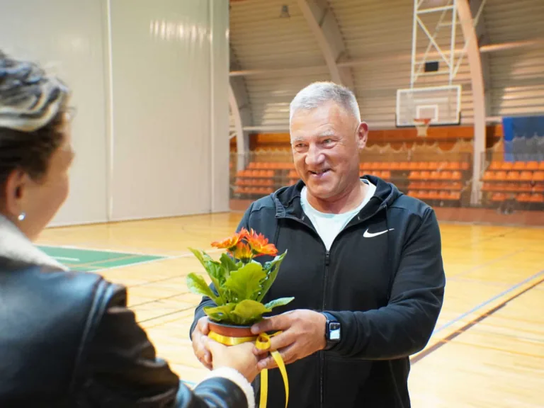 Skolotāju dienā atceries arī savu treneri!