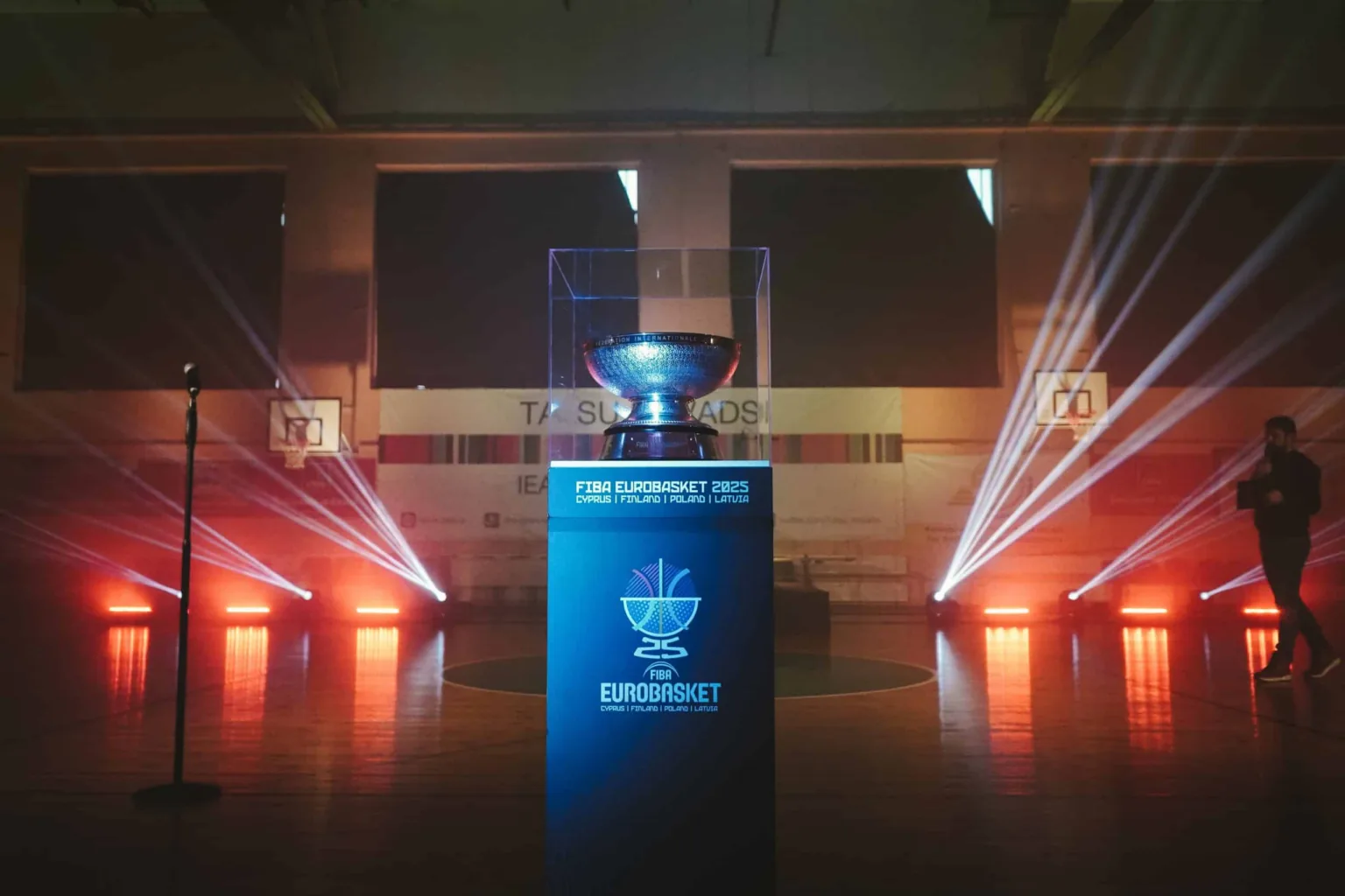 Latvijas reģionus šobrīd apceļo Eurobasket 2025 trofeja