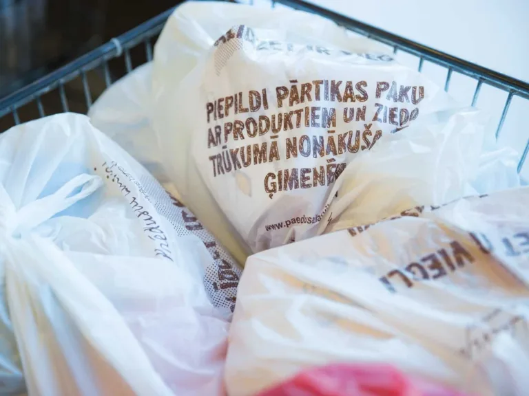 Akcijā Talsos piepildītas 65 pārtikas pakas
