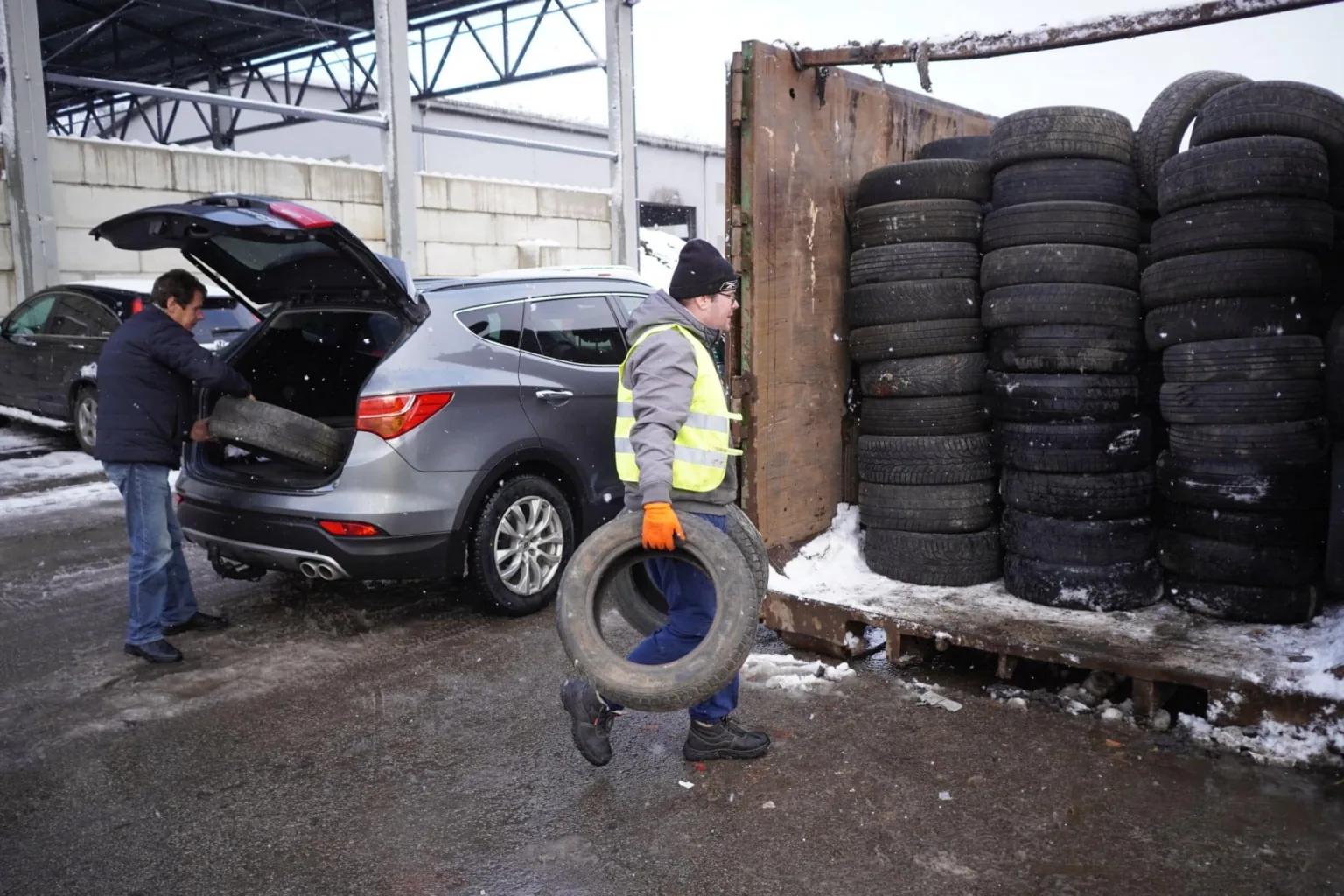 Atkritumu pieņemšanas poligonā «Janvāri» atvests rekordliels skaits nolietotu riepu