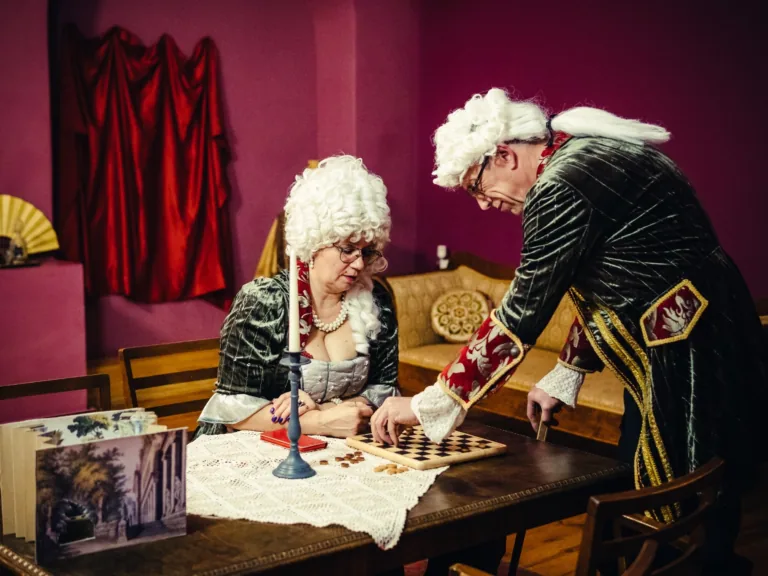 Tiņģeres pils balle atvilina viesus pat no tālās Vidzemes