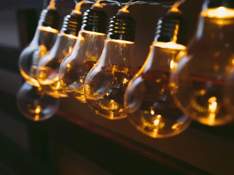 Enerģijas tirgus digitalizācija: kā tehnoloģijas maina elektrības tirgotāju pakalpojumus?