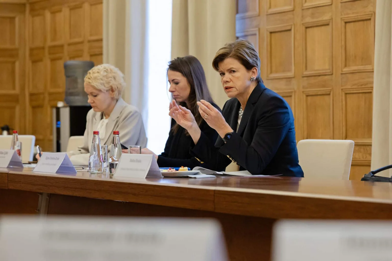 Ministri aicina nesatraukties, bet vēsu prātu sekot līdzi informācijai
