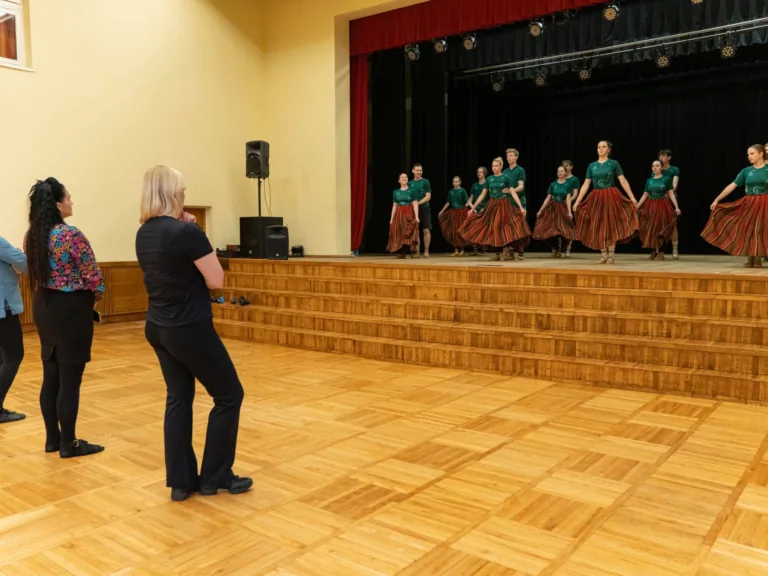Uz laukuma deju lielkoncertā svarīgs ik sīkums