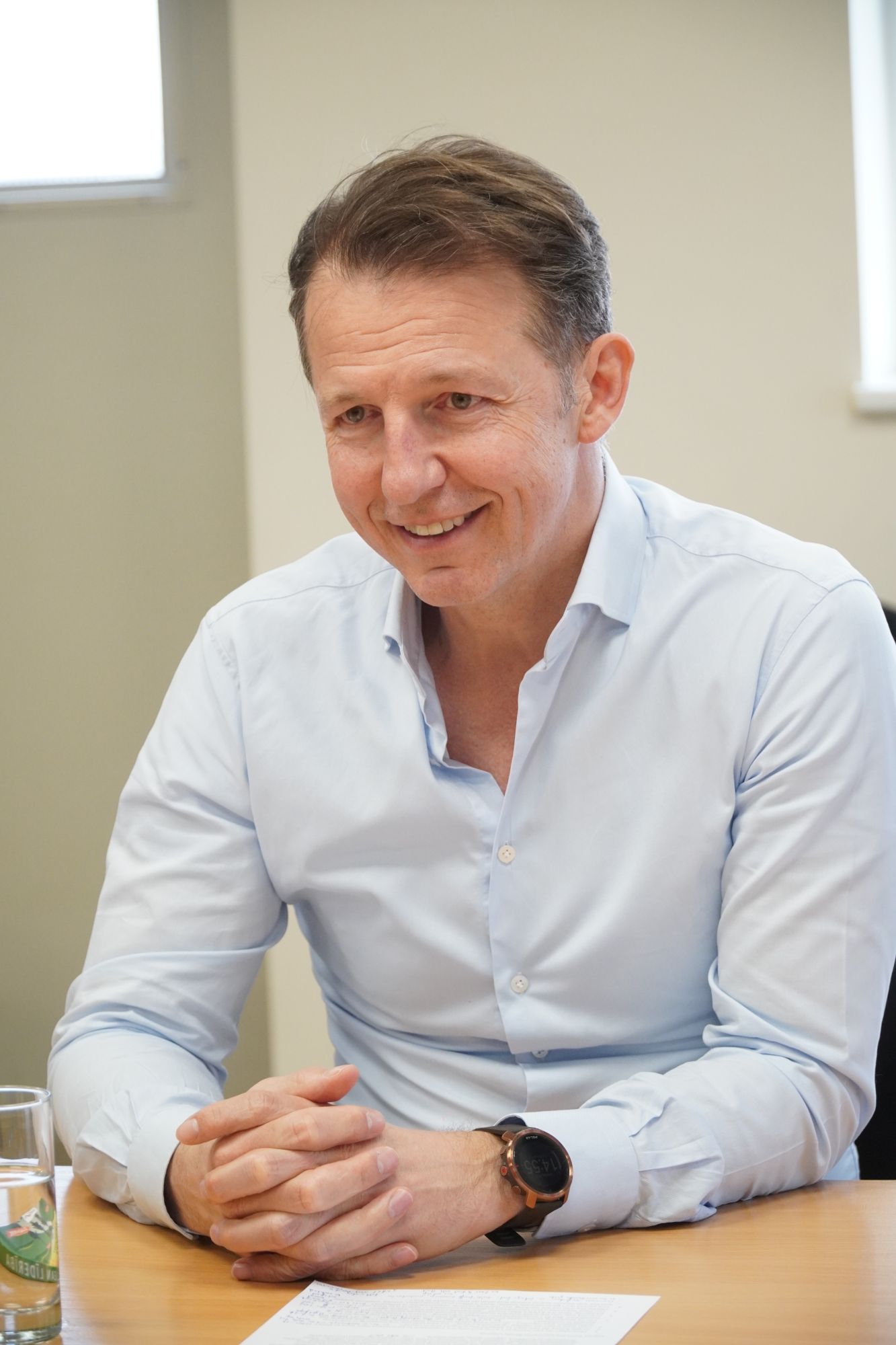 «Brabantia» rūpnīcā viesojas Tijns van Elderens (Tijn van Elderen). 