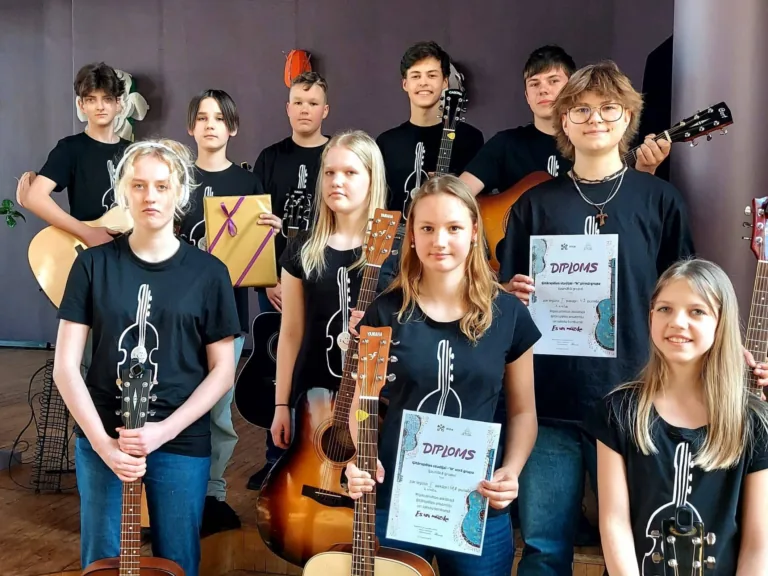 Talsu ģitārspēles studijai «N»