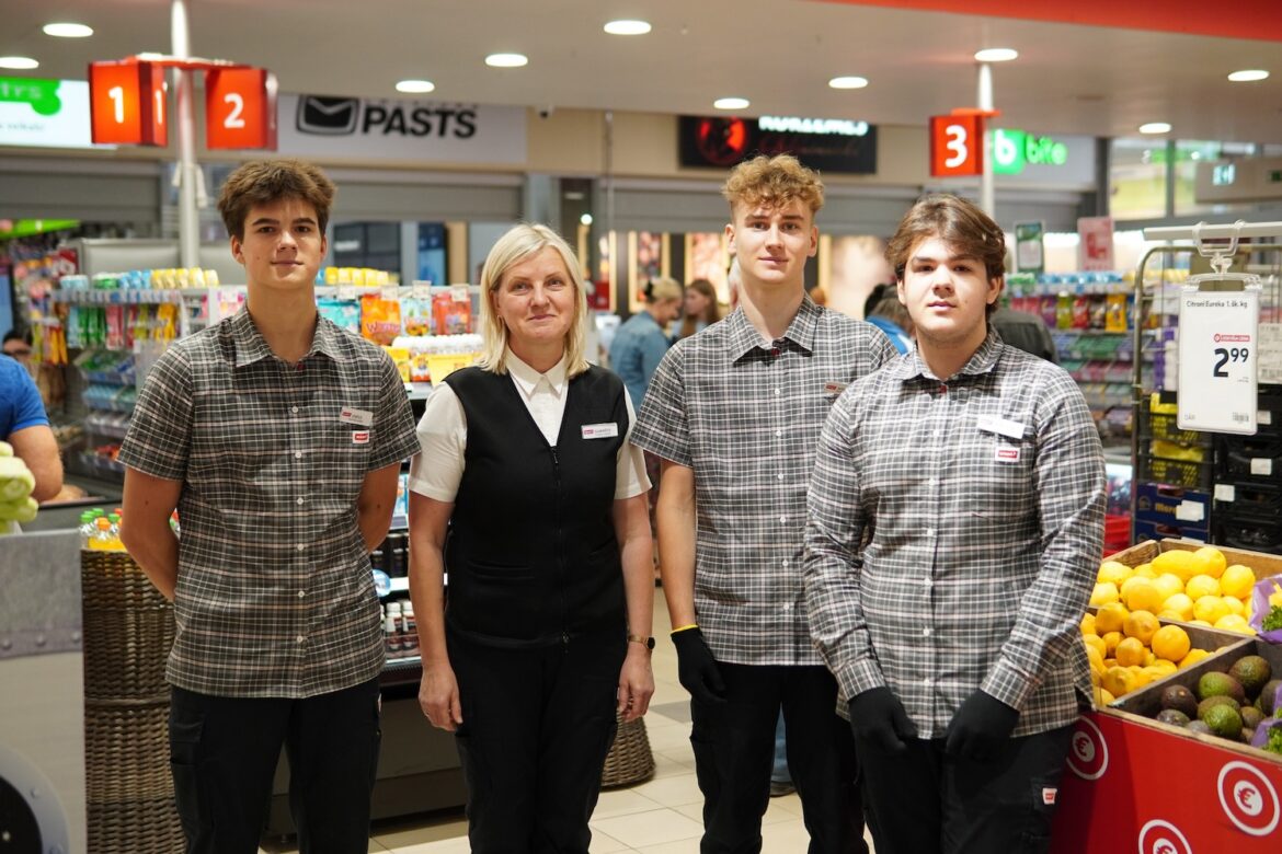 Talsu jaunieši izmanto vasaras darba iespējas «Rimi»