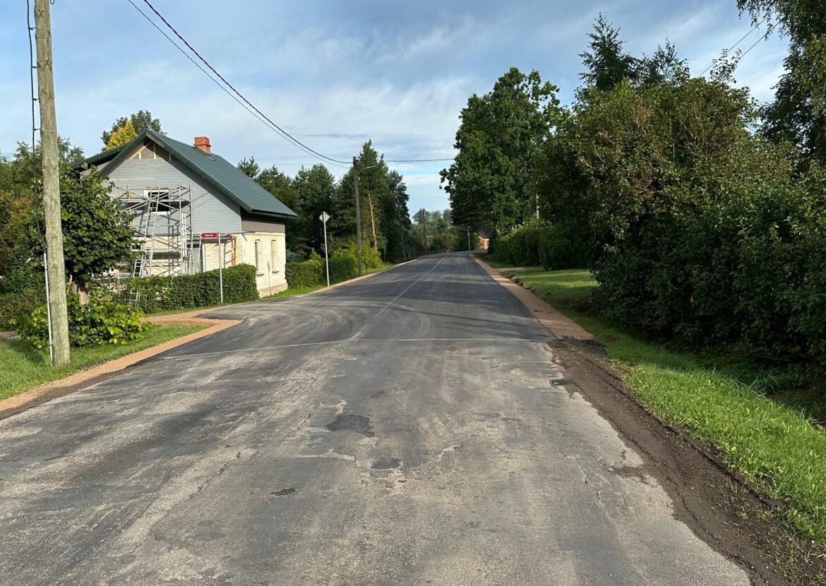 Sabilē atjaunots asfalta segums Ventspils ielas posmam