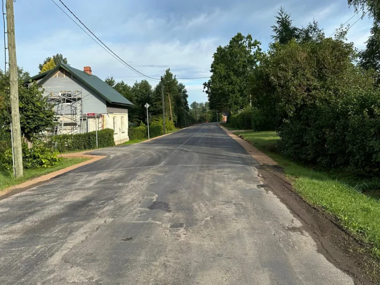 Sabilē atjaunots asfalta segums Ventspils ielas posmam