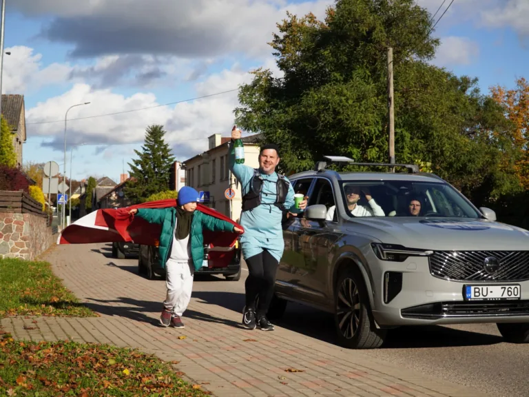 Intars Busulis, aktualizējot vēža skrīninga būtiskumu, noskrien savu pirmo maratonu