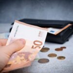 Aptauja: Latvijā droši justos ar ienākumiem virs 2000 € pēc nodokļiem