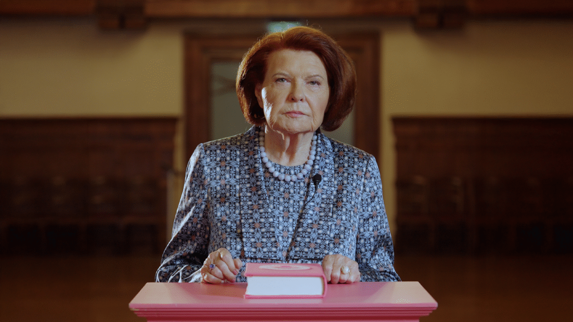 Vaira Vīķe-Freiberga aicina nebaidīties no krūšu pārbaudēm