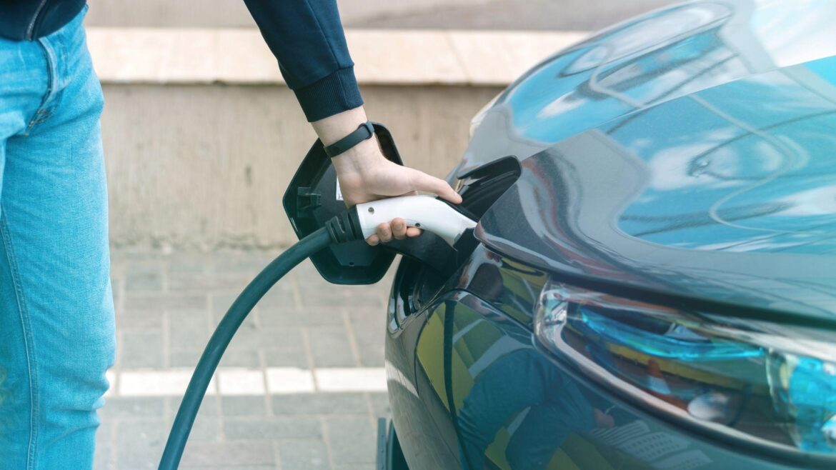 Izmaksas, ar kurām jārēķinās elektroauto īpašniekiem