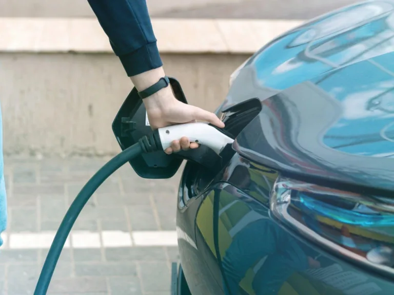 Izmaksas, ar kurām jārēķinās elektroauto īpašniekiem