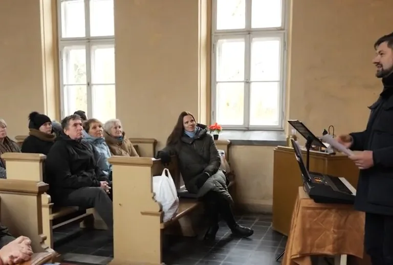 Iedzīvotāji iepazīst Valdemārpils apkārtnes baznīcas