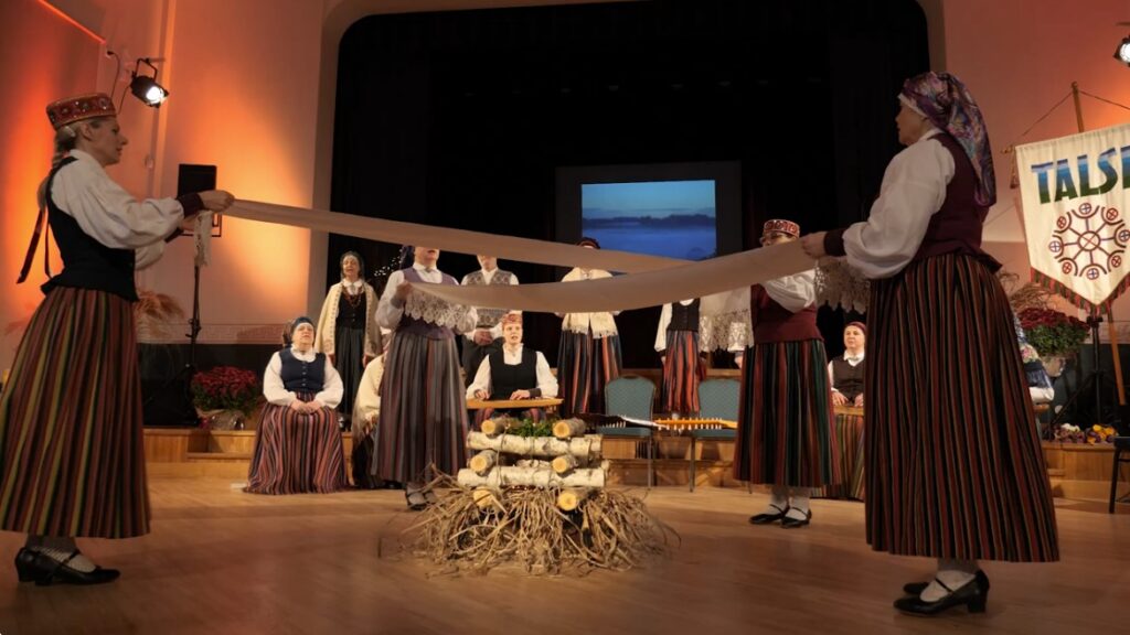 35 jestri un skanīgi gadi: folkloras kopa «Talsi» svin nozīmīgu jubileju