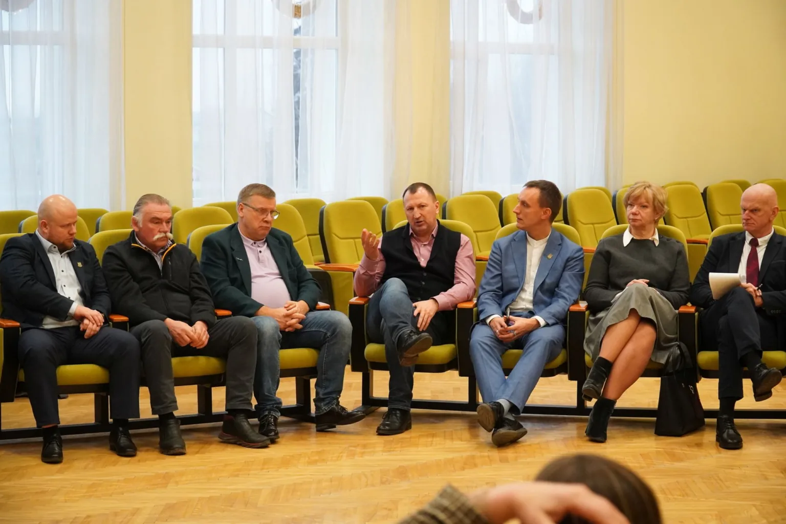 Novada deputāti tiekas ar Talsu Komersantu Klubu