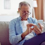 Aicina sekot līdzi senioru parakstītajiem līgumiem; «Bite Latvija» skaidro savu rīcību