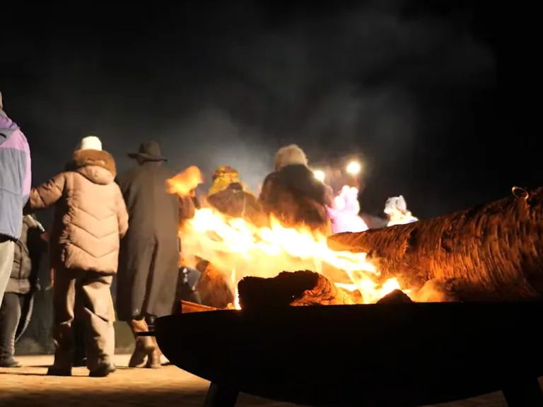 Ar dziesmām un dejām Virbos sagaida Ziemas saulgriežus